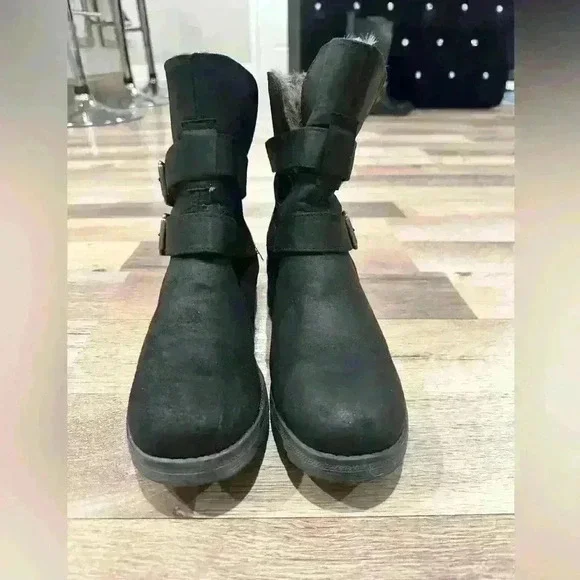 Size 9 White Mt Boots - Picture 3 of 5